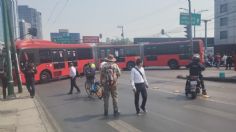 Manifestantes bloquean avenida Insurgentes y Eje 5 Sur