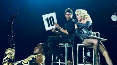 Madonna sube al escenario a Alberto Guerra durante concierto en la CDMX