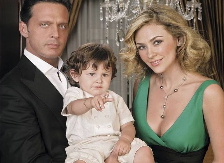 luis miguel con sus hijos