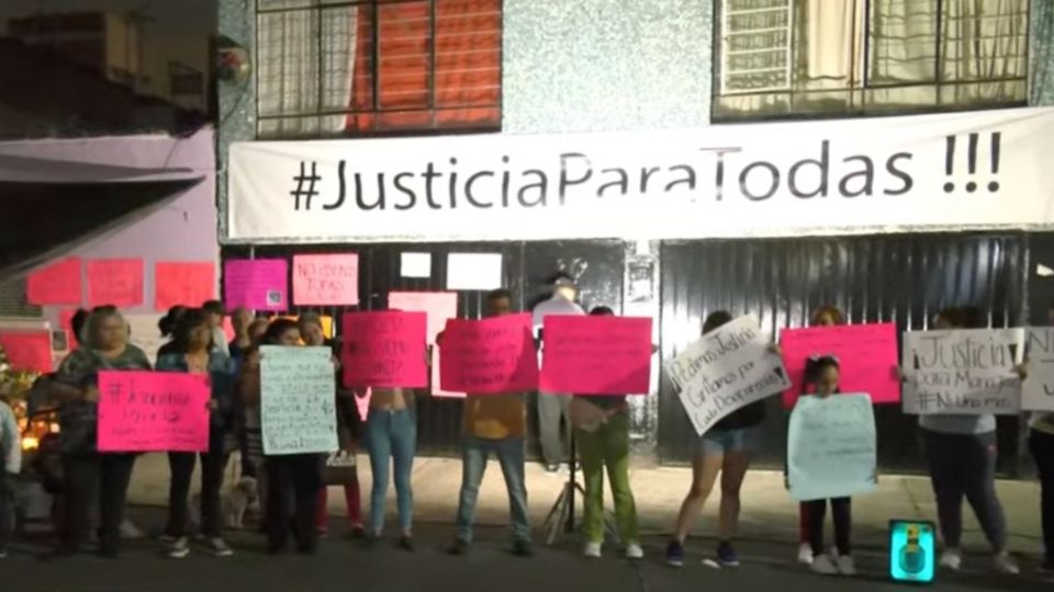 Vecinos de María José realizan protesta afuera de su domicilio