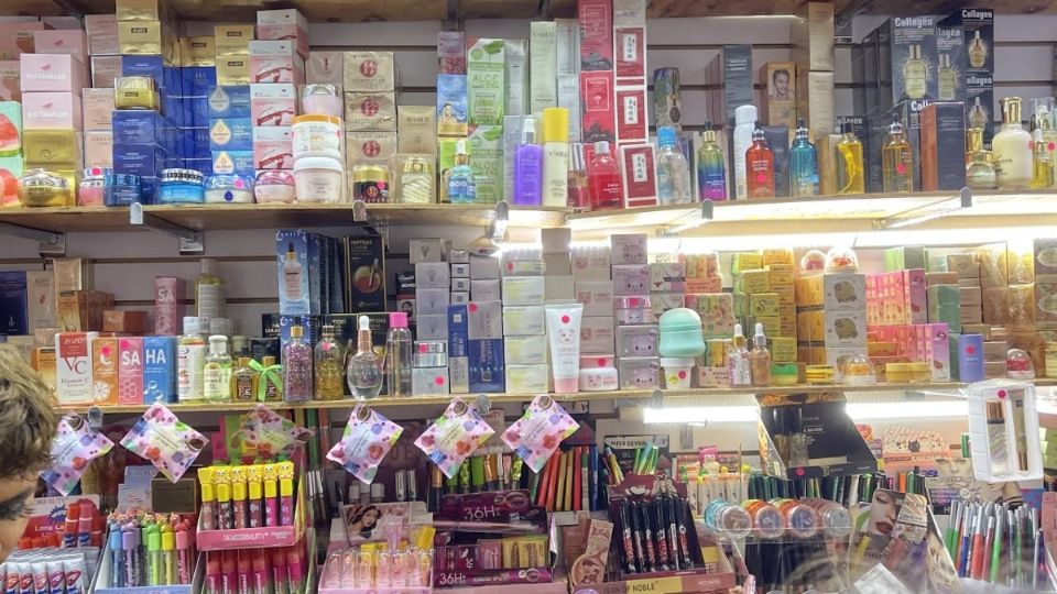 Cada vez son más las tiendas con productos y mercancías chinas en CDMX.