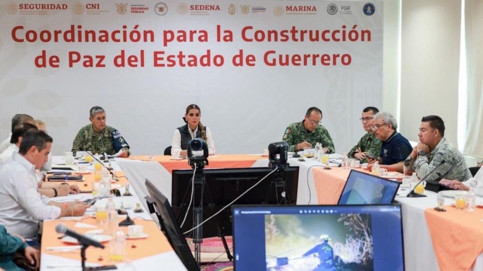 La mandataria estatal giró instrucciones para la instalación del Puesto de Mando para la Atención de Incendios Forestales.