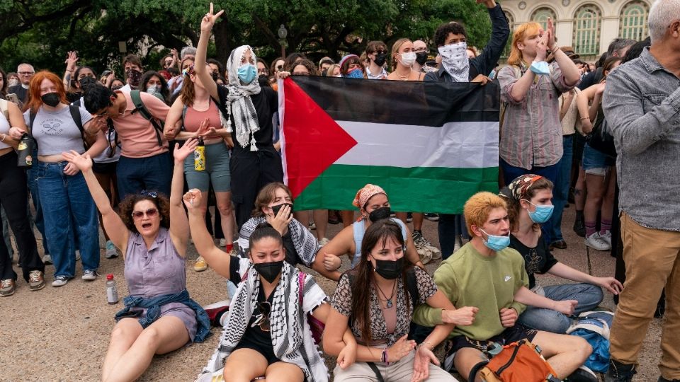 Estudiantes protestan en pro de la comunidad palestina