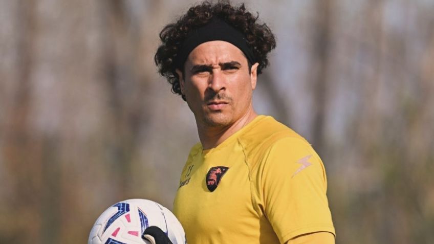 Guillermo Ochoa vuelve a descender, ahora con la Salernitana de Italia