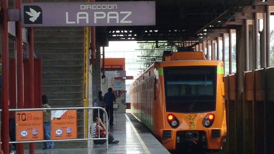 Usuarios del Metro reportaron importantes concentraciones de personas en la Línea A.