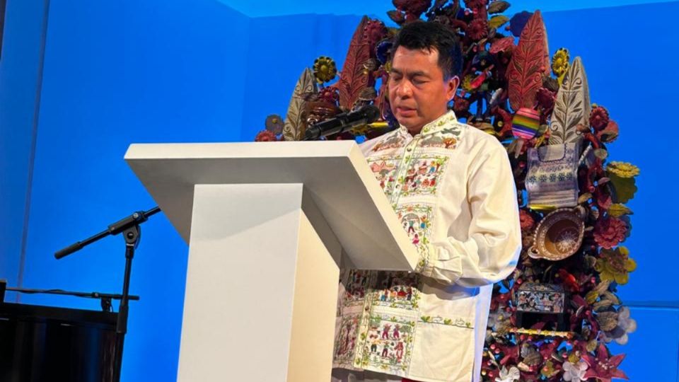 Se enalteció la dedicación y el compromiso del patronato y de los artesanos por preservar y promover el arte popular de México