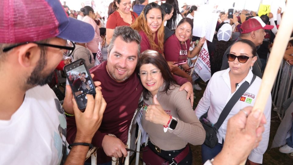 Por la tarde, la abanderada al Senado se trasladó a Tejupilco para acompañar otro arranque de campaña