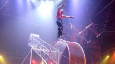 Acróbata de circo cae de "La Rueda de la Muerte" en vivo y desata pánico entre los asistentes