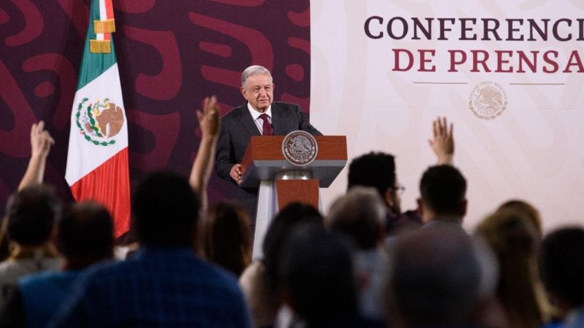 AMLO: Tribunal Electoral decidirá hoy si prohíben el libro "¡Gracias!"