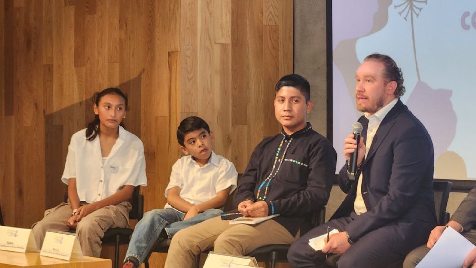 Santiago Taboada, candidato a la Jefatura de Gobierno, durante la firma del compromiso.