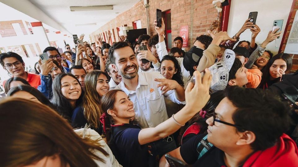 Jorge Álvarez Máynez, en un encuentro con estudiantes de la Universidad del Valle de México, campus San Luis Potosí.