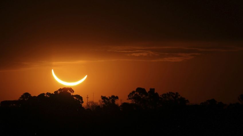 ¿Cómo se escribe eclipse, con mayúscula o minúscula?