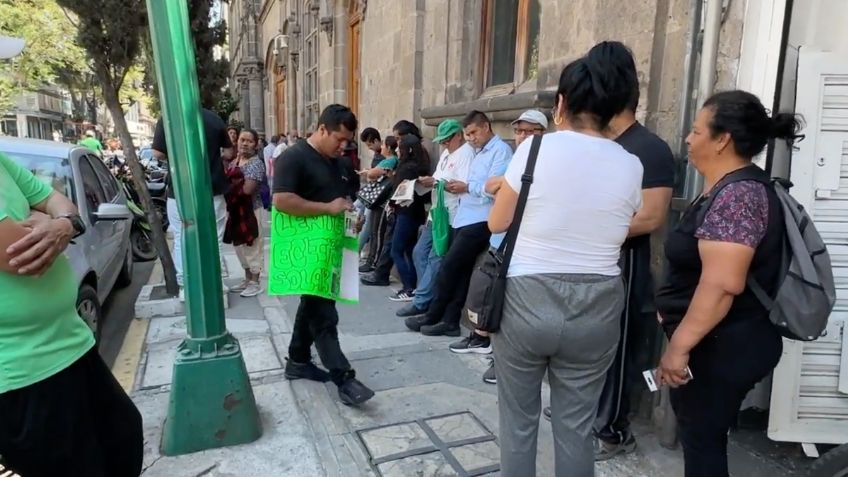 Eclipse 2024: alertan por lentes piratas para ver el fenómeno, los venden a $50 afuera del Museo del Policía