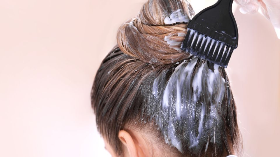 Di adiós a las canas: este es el tinte casero ideal para eliminar las canas del cabello en solo 35 minutos