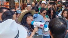 "A México se le respeta”: manifestantes protestan frente a la embajada de Ecuador 