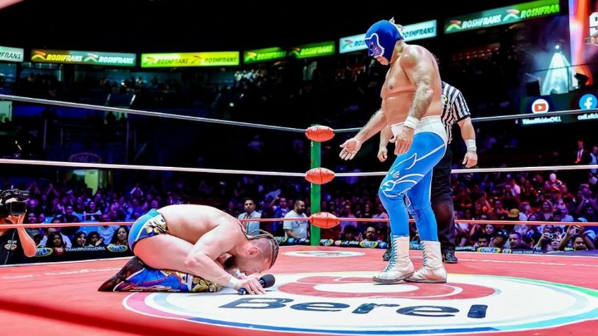 Bryan Danielson terminó de rodillas ante Blue Panther pese a su triunfo en la Arena México