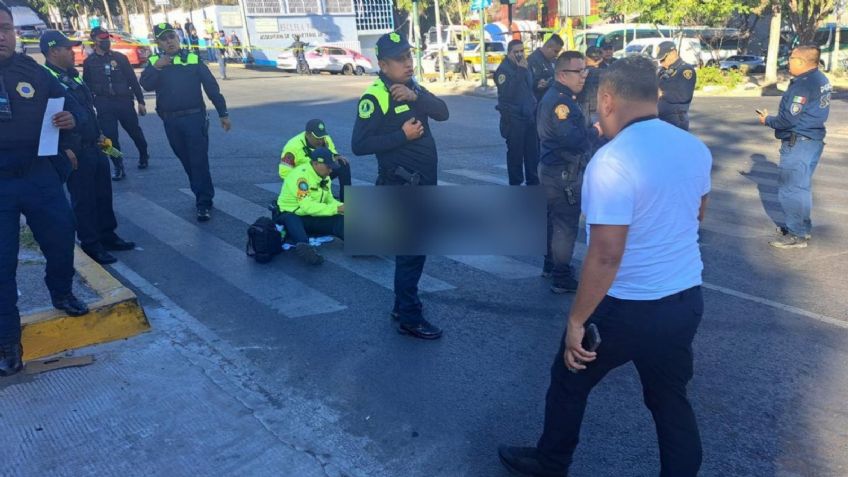 Automóvil sin placas atropella a policía de tránsito en CDMX y le provoca varias fracturas