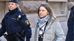 Reaparece Greta Thunberg en protesta pública y así la detuvieron unos policías