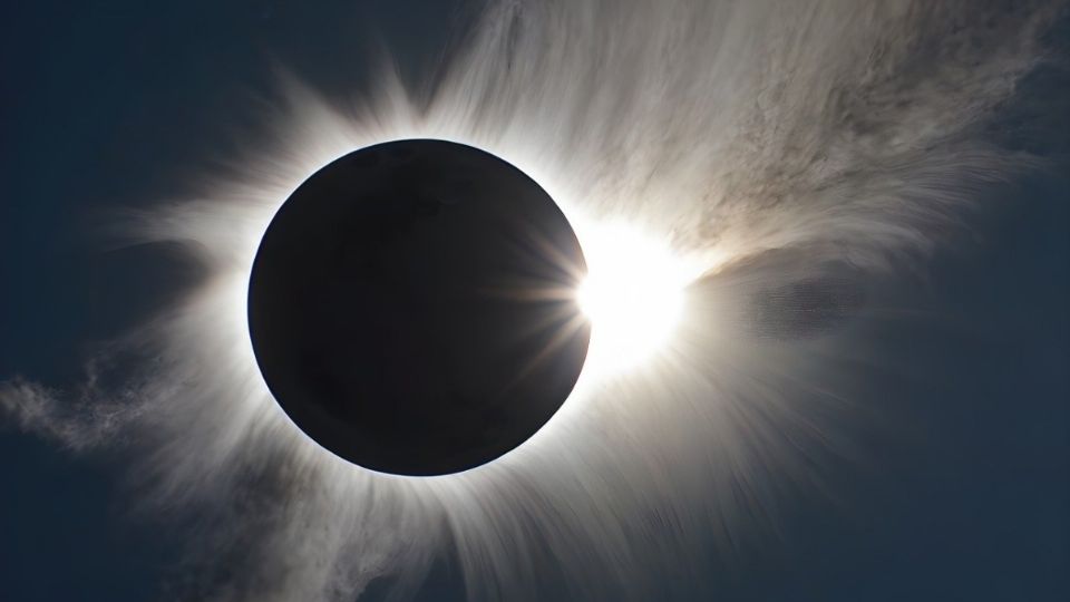 El eclipse solar comenzará a visualizarse en la Ciudad de México aproximadamente a las 10:55 horas del lunes 8 de abril