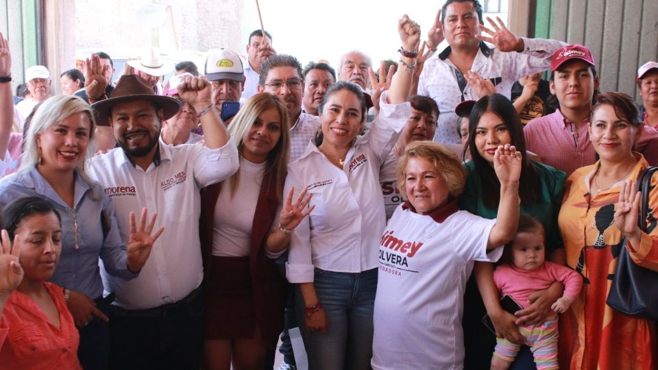 Simey Olvera se reunió en Chilcuautla con agricultores, más de 700 asistentes y autoridades locales de Morena.