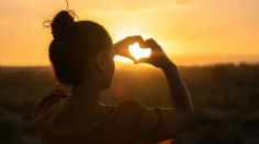 Afirmaciones para atraer la abundancia y el amor, aprovechando la buena energía del sol y la luna