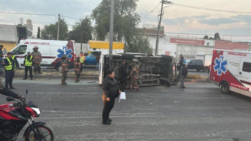 Volcadura de combi deja 7 heridos en la carretera México-Texcoco