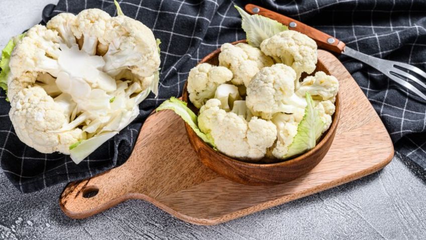 Coliflor rostizada con queso, así puedes prepararla en casa es un platillo muy rico y barato