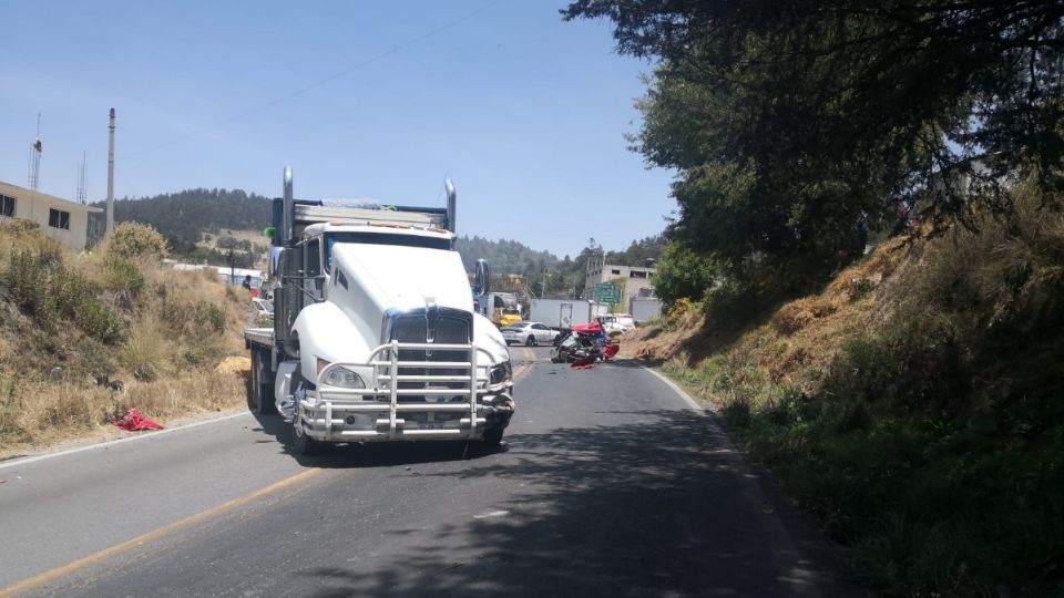 El accidente también se ha reportado por medio de redes sociales.