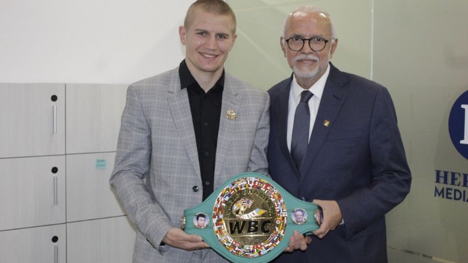 Boxeador ucraniano Serhii Bohachuk