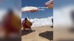 VIDEO ola de tres metros sorprende a vacacionistas en playa de Río de Janeiro