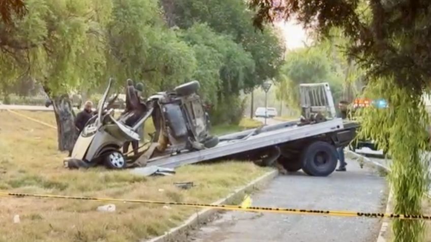 Mueren 4 jóvenes tras chocar contra un árbol en Paseo Tollocan, Metepec