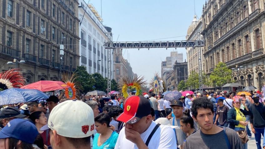 Inauguran Zócalo Peatonal y realizan la primera caminata