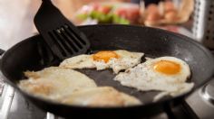 Este es el truco más efectivo para que no salte el aceite cuando cocinas un huevo estrellado