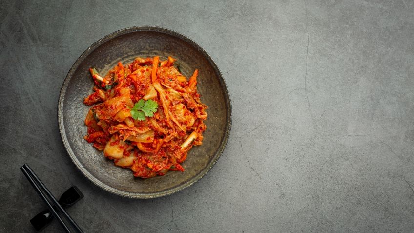 Por qué debes comer kimchi, el superalimento coreano que retrasa el envejecimiento, según la OMS