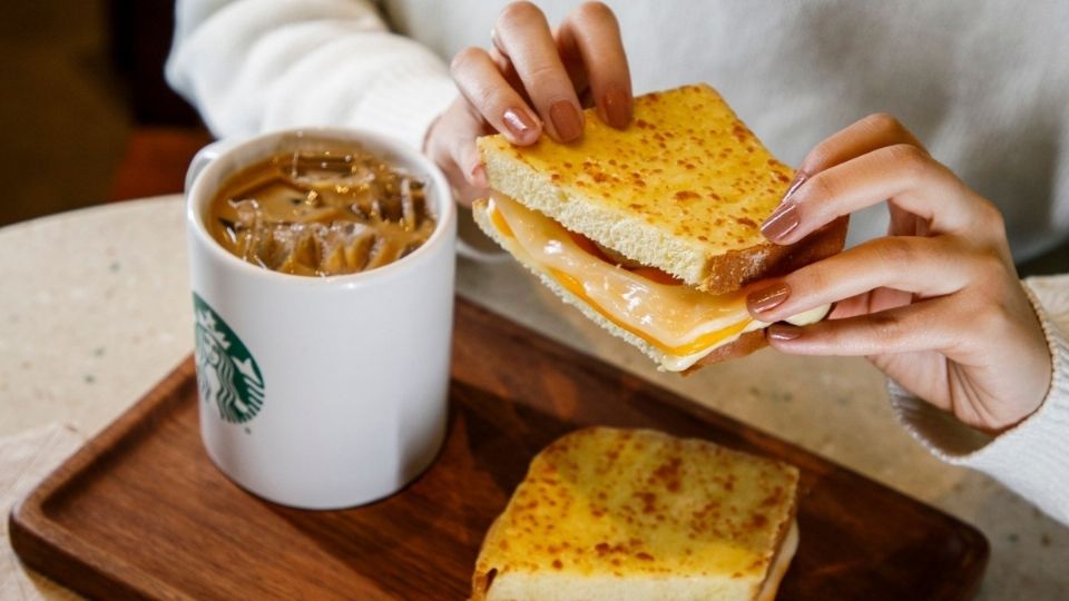 El menú cuenta con alternativas dulces y saladas, así que tendrás seleccionar la que más te guste