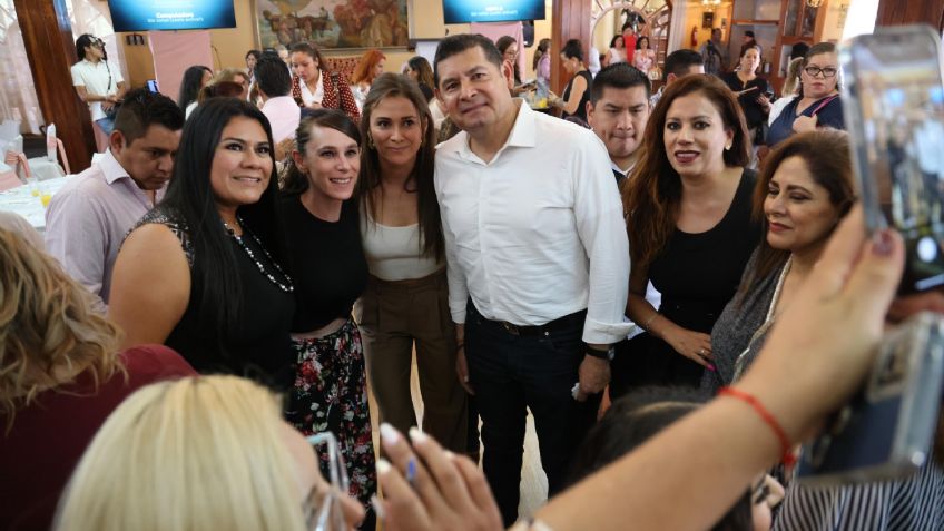 Las mujeres, prioridad para las acciones de gobierno en Puebla: Alejandro Armenta