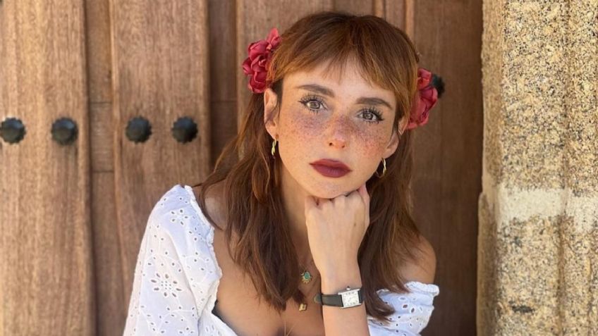 Natalia Téllez se suma a la tendencia de usar mocasines con calcetines y el resultado es un look coquette noventero