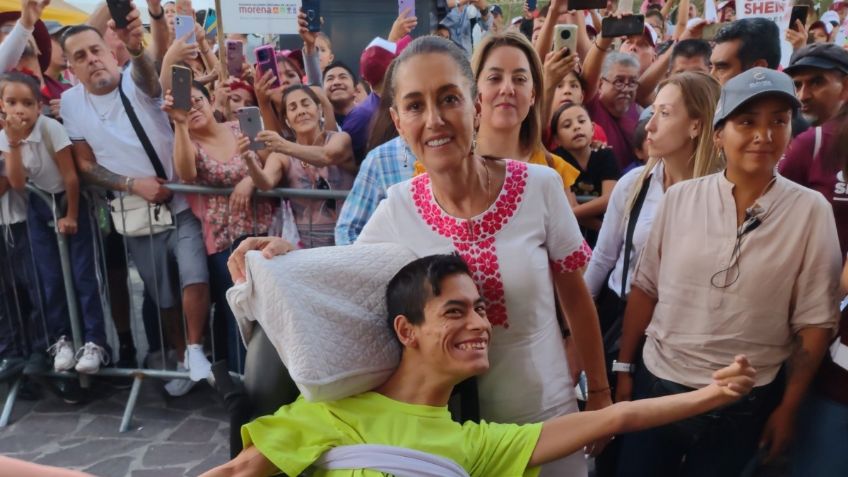 Claudia Sheinbaum recibe propuestas de Daniel Robles, joven activista con discapacidad