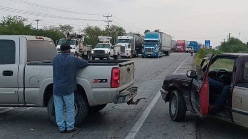 Agricultores mantienen bloqueo en la carretera Victoria-Matamoros