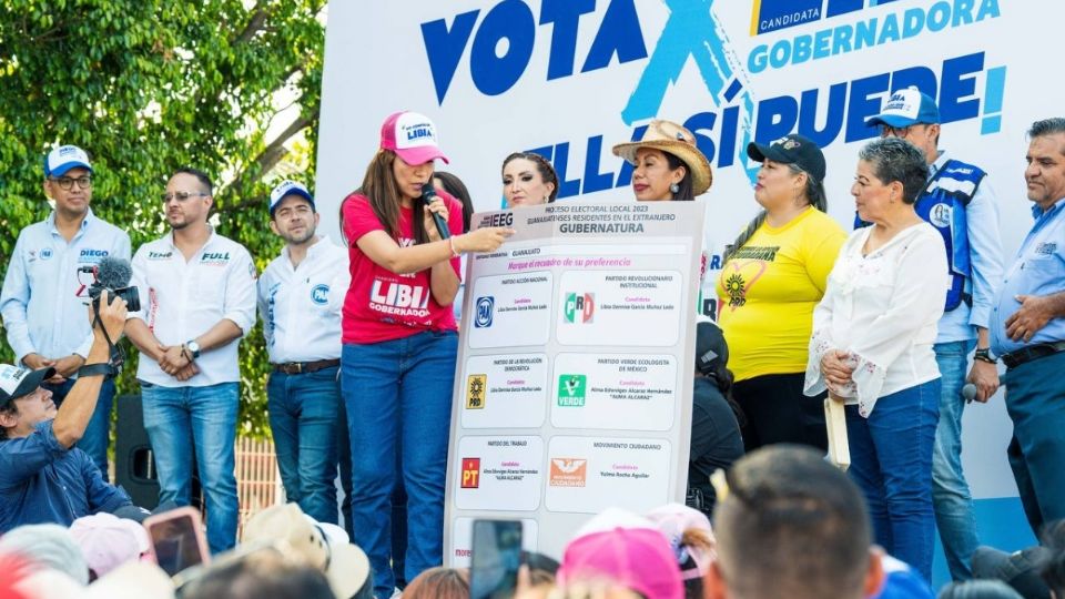 En encuentro con los vecinos del Fraccionamiento Las Carmelitas, la candidata hizo llamado a todas y todos a salir a votar el próximo 2 de junio. 