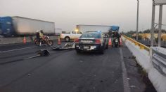 Choca combi contra tráiler en el Circuito Exterior Mexiquense