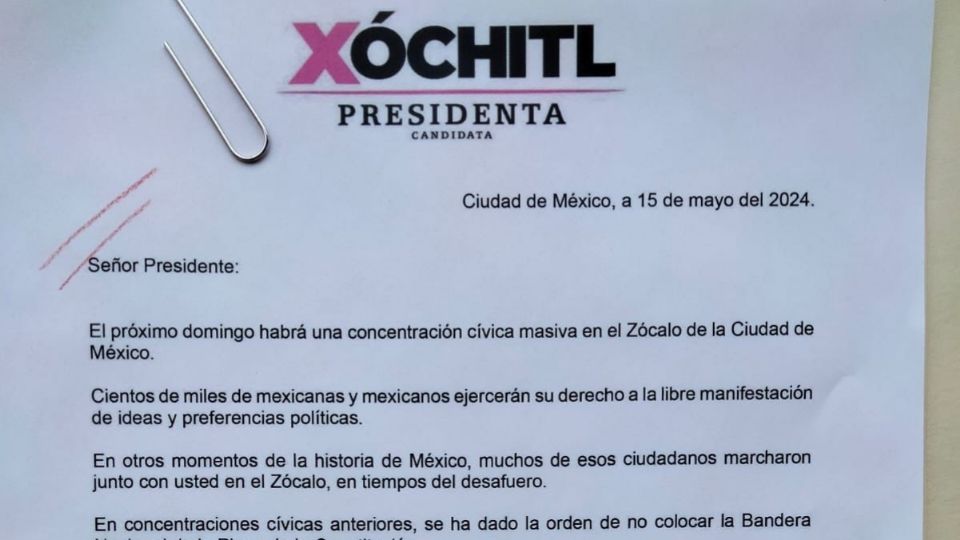 Xóchitl Gálvez, candidata presidencial de la alianza 'Fuerza y Corazón por México', pidió por escrito al presidente Andrés Manuel López Obrador que dejé la bandera en el Zócalo