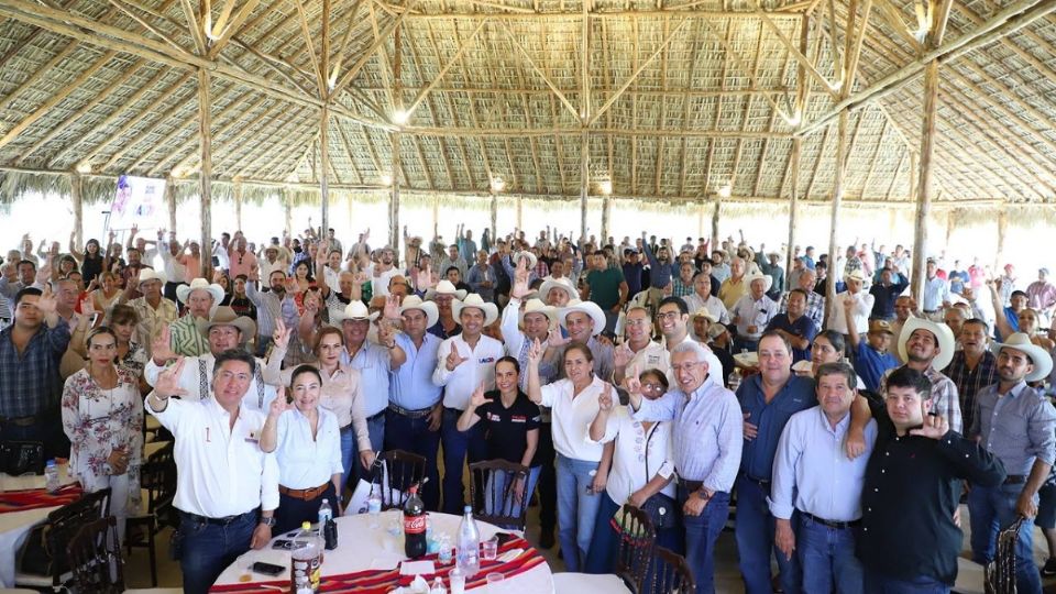 Lalo Rivera promete crear la Financiera Rural Estatal.