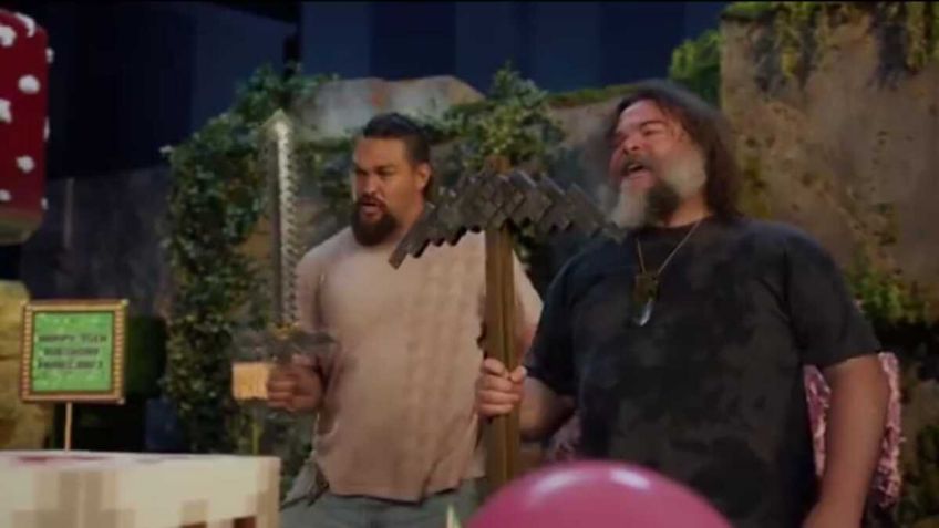 Jason Momoa y Jack Black muestran un adelanto de la película de Minecraft en su cumpleaños 15