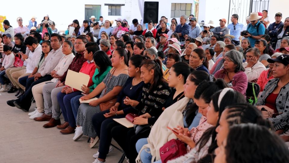 Las propuestas en política social buscan atender las necesidades básicas de la población.