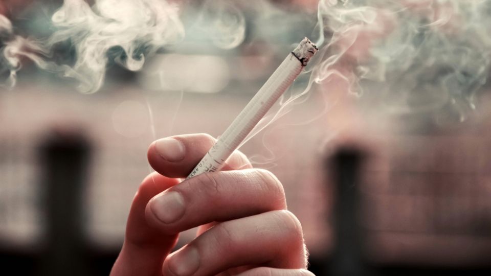 El consumo de tabaco puede causar importantes afectaciones en músculos y huesos.