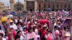 'Marea Rosa' llega a Plaza Fundadores en San Luis Potosí