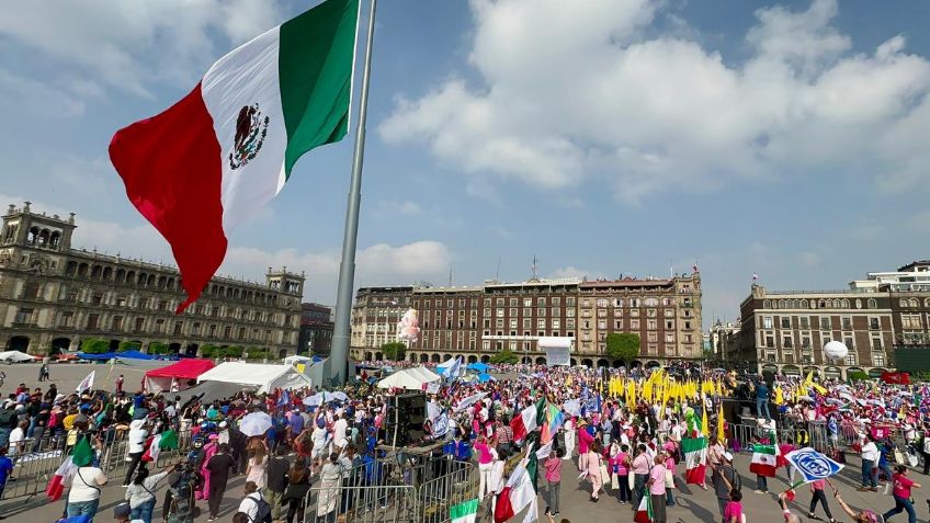 "La bandera no es de Xóchitl, ni de la Marea Rosa", arremete la CNTE contra movimiento de oposición