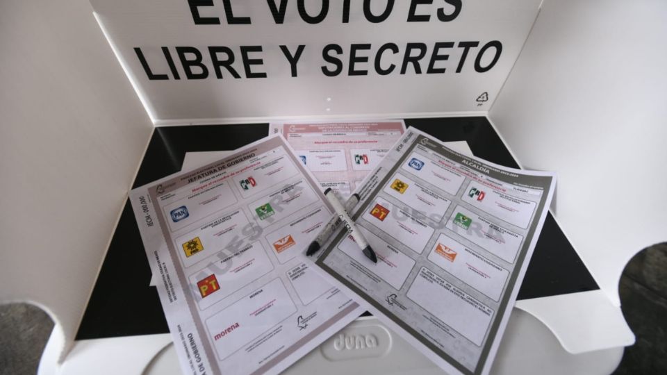 El IECM sugiere utilizar una X en el recuadro de la opción deseada para evitar confusiones al momento del conteo de votos.