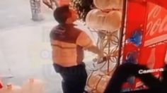 VIDEO: sujeto se hace pasar por trabajador para robar garrafones en Iztapalapa